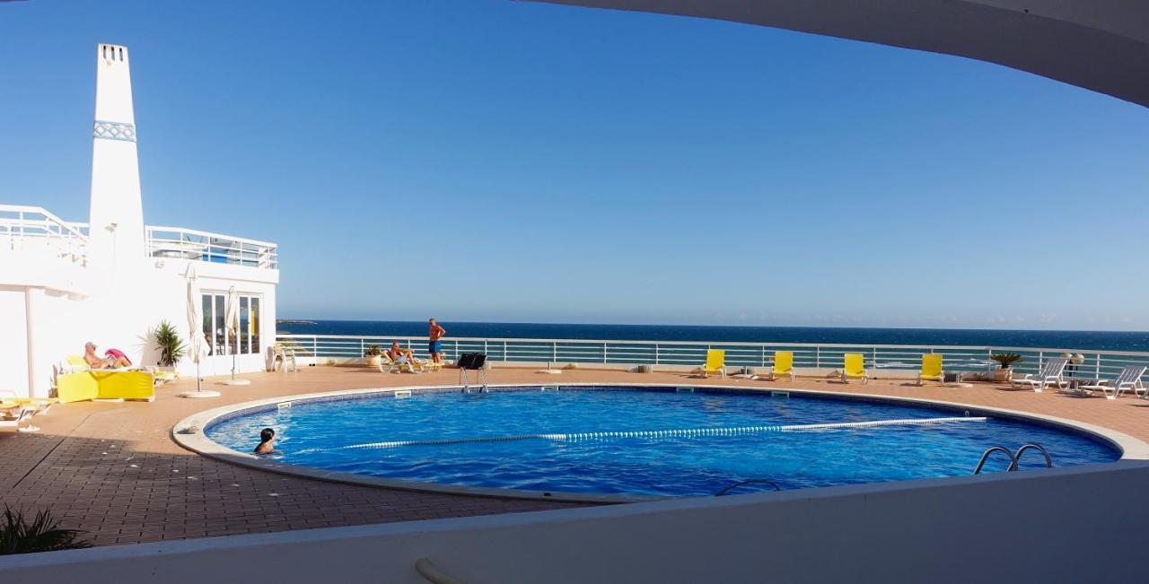 Oura Ocean Front Apartment Albufeira